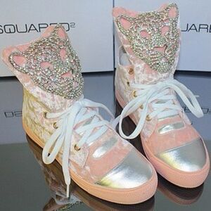 Pink velvet high-top sneakers with crystals belong to the DSQUARED2 brand.